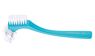 CURAPROX BDC SPAZZOLINO BREVETTATO PER DENTIERE 1 PEZZO COLORE AZZURRO - farmacia187.it